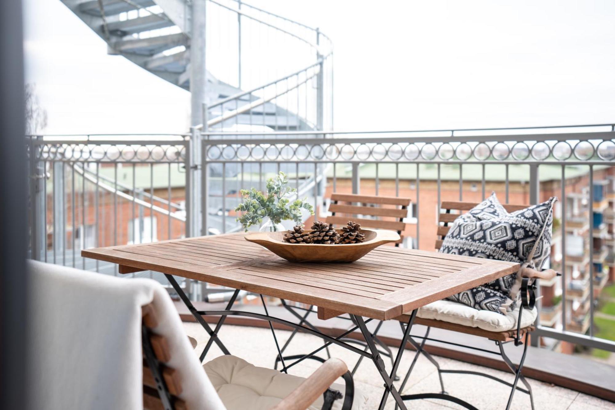 Cls Zentrale City-Wohnung In Hamburg Mit E-Laden Und Tiefgarage, Grosser Balkon, Blick Ueber Hamburg, Parkplatz, Cafe Im Haus, Bushaltestelle Direkt Gegenueber, Flex Check In Экстерьер фото